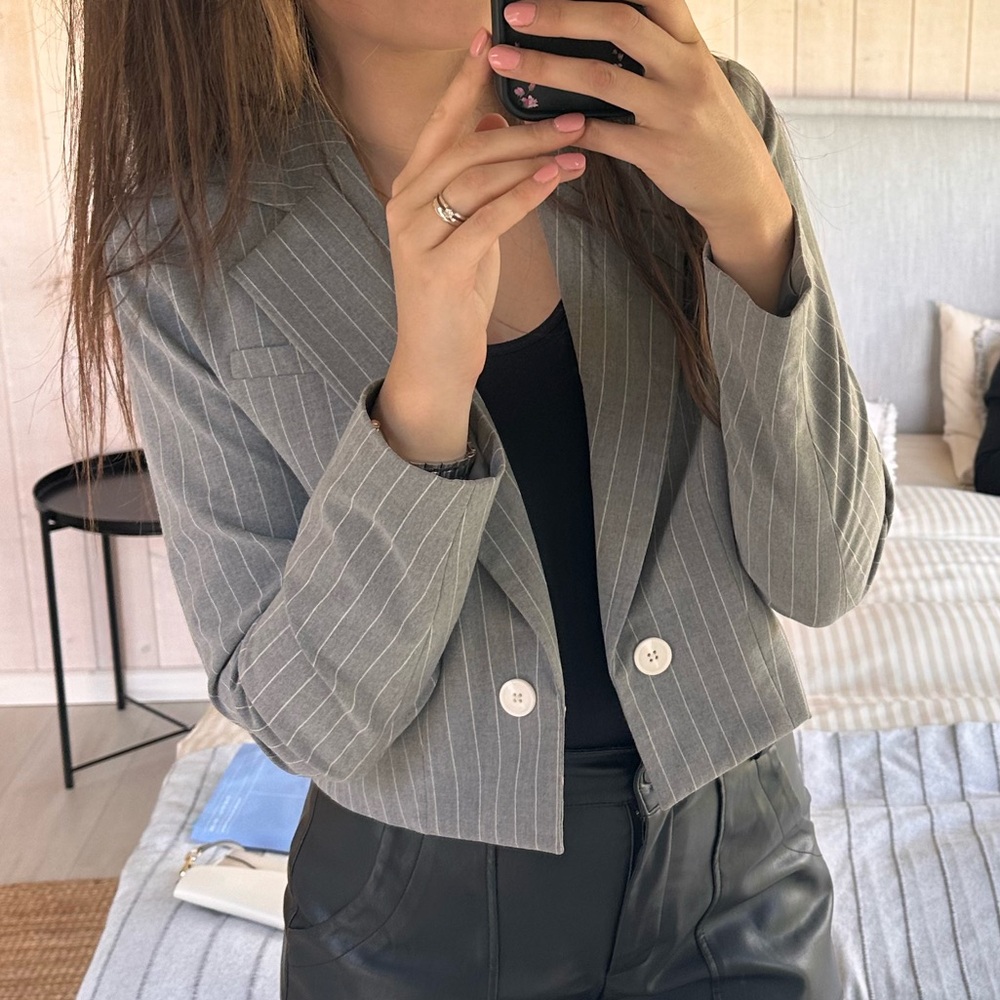 Gray Pinstripe Blazer Nine West Cropped Size Small-Medium